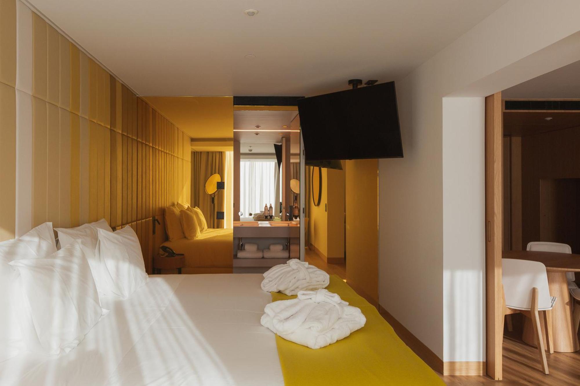 Lumen Hotel & The Lisbon Light Show Номер фото