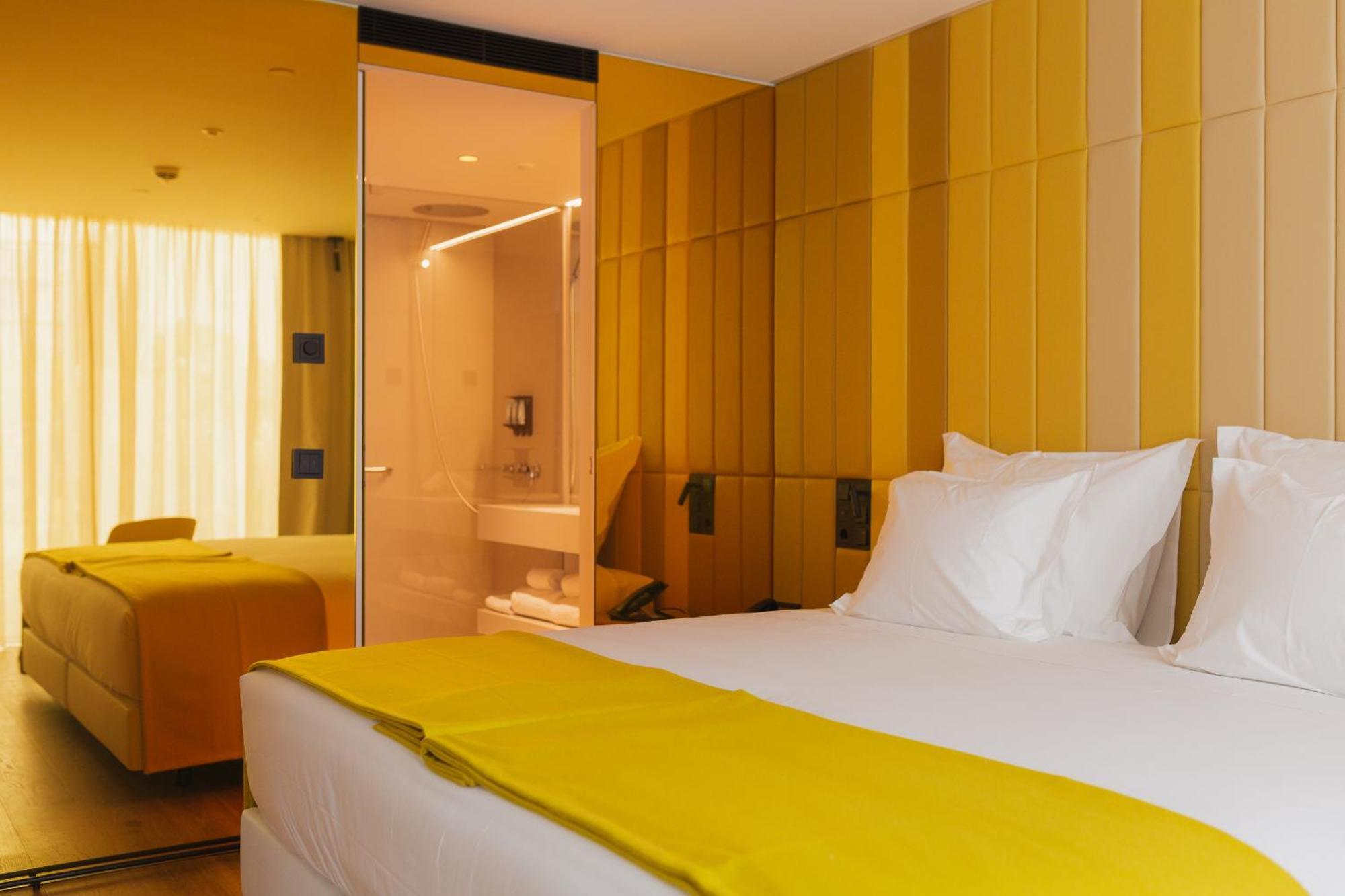 Lumen Hotel & The Lisbon Light Show Номер фото